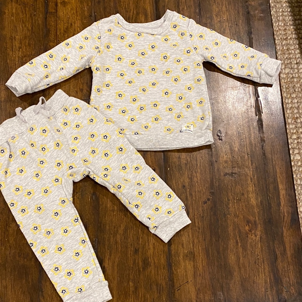 ⭐️ Starting Out Sweatshirt Set - Gray with Yellow Stars ⭐️